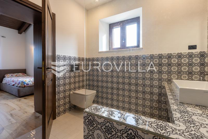 Istra, Višnjan, prekrasna kamena vila s bazenom u mirnom prirodnom okruženju - 28