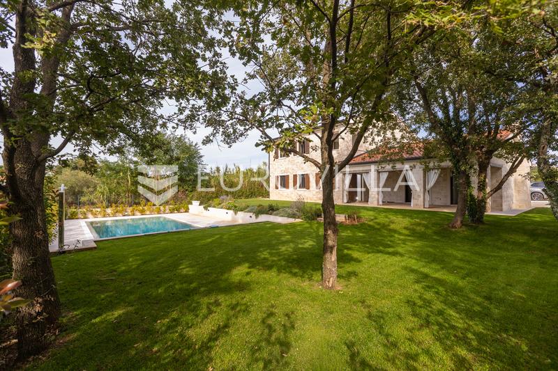 Istra, Višnjan, prekrasna kamena vila s bazenom u mirnom prirodnom okruženju - 40
