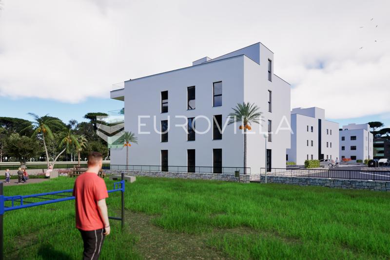 Zadar, Crno elegantna Novogradnja s krovnom terasom