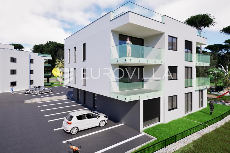 Zadar, Crno elegantna Novogradnja s krovnom terasom