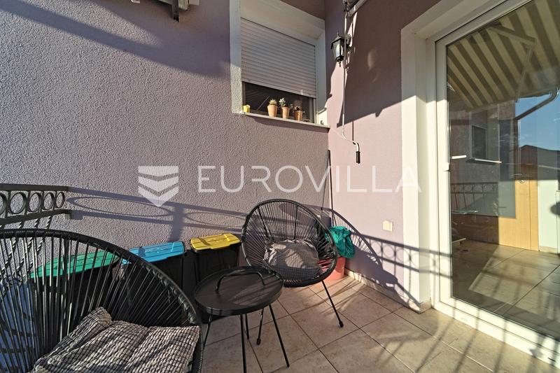 Osijek, Jug II, treværelses lejlighed på første sal i en byvilla med balkon - 21