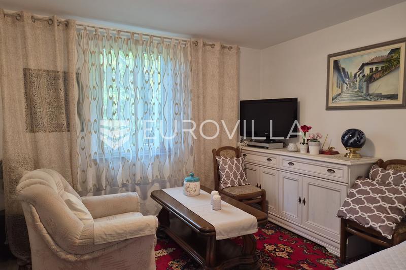 Zagreb, Čučerje, počitniška hiša 46 m² na parceli 2.139 m². - 5