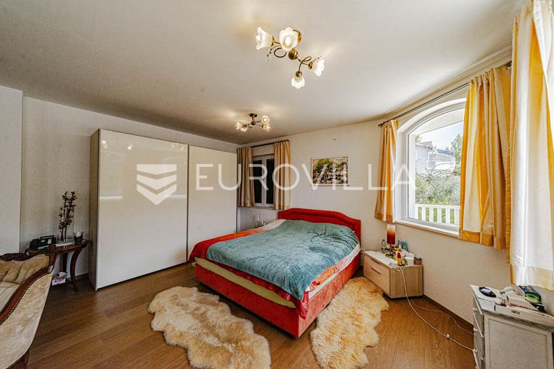 Ostrov Lastovo, Vila pri mori v tichej zátoke ostrova Lastovo - 33
