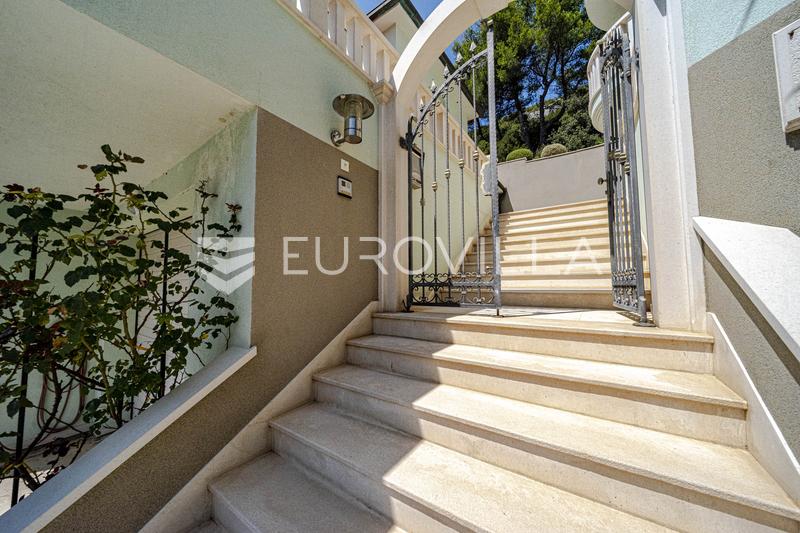 Ostrov Lastovo, Vila pri mori v tichej zátoke ostrova Lastovo - 5