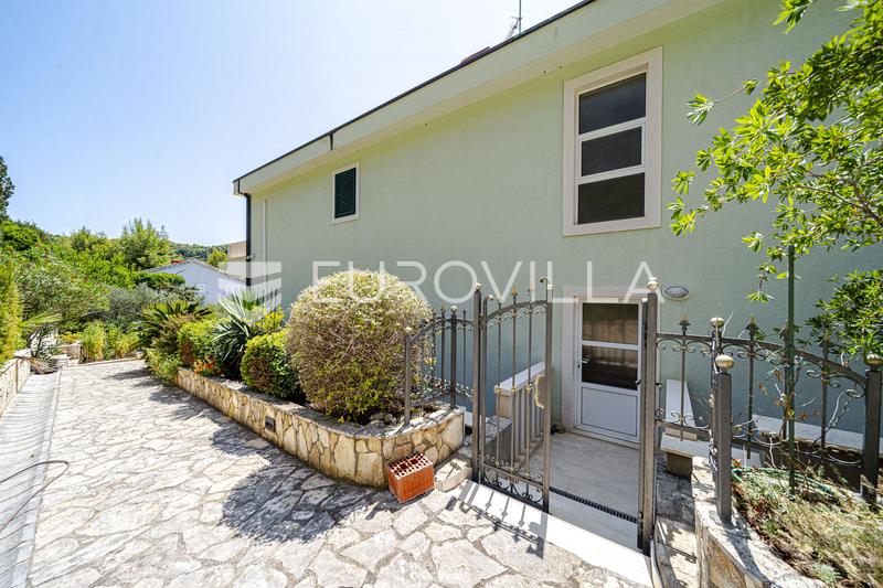 Ostrov Lastovo, Vila pri mori v tichej zátoke ostrova Lastovo - 16