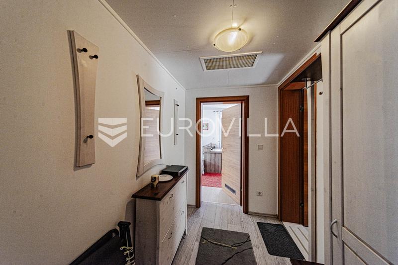 Ostrov Lastovo, Vila pri mori v tichej zátoke ostrova Lastovo - 46