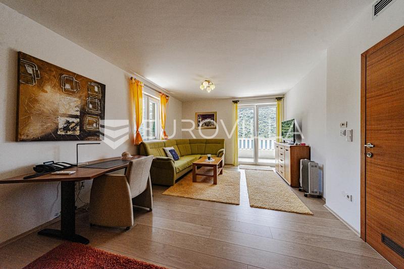 Ostrov Lastovo, Vila pri mori v tichej zátoke ostrova Lastovo - 56