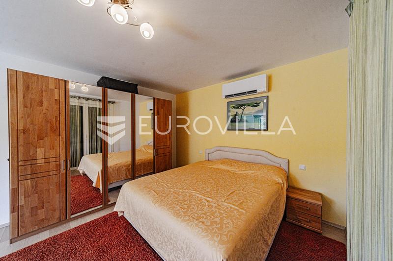 Ostrov Lastovo, Vila pri mori v tichej zátoke ostrova Lastovo - 55