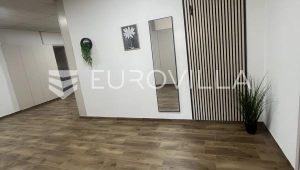 Slavonski Brod - 240 m² üzlethelyiség kiadó