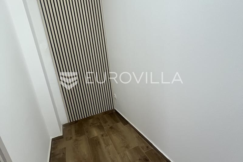 Slavonski Brod - Local commercial de 240 m² à louer - 10
