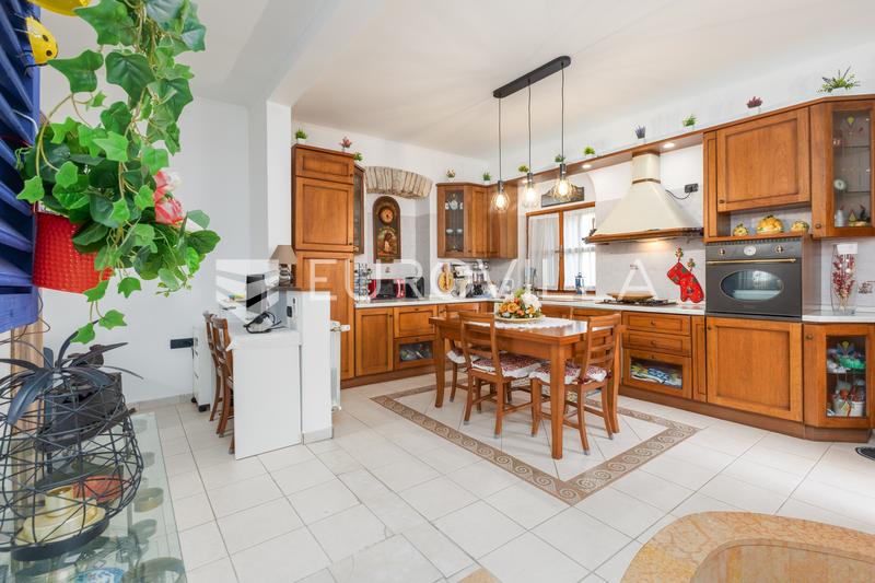 Pula, Kastanjer, Stanovanje s prostorno teraso velikosti 24 m² - 3