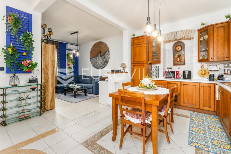 Pula, Kastanjer, Stanovanje s prostorno teraso velikosti 24 m² - 1