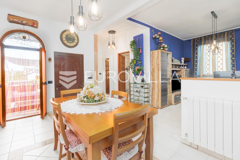 Pula, Kastanjer, Stanovanje s prostorno teraso velikosti 24 m² - 2