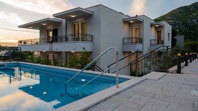 Lyxvilla med uppvärmd pool i Zagvozd, Rastovac