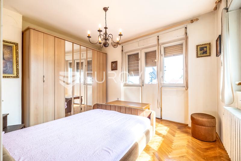 Zagreb, ulica Zajceva, dvostanovanjska hiša za prenovo - 5