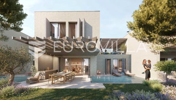 Sibenik, Podsolarsko, gyönyörű lakás medencével, első sor a tengerhez, 122,43 m²