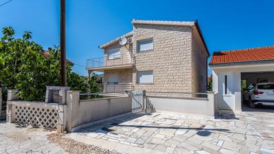 Split, Kamen, samostatný dom s celkovou hrubou plochou 492 m²