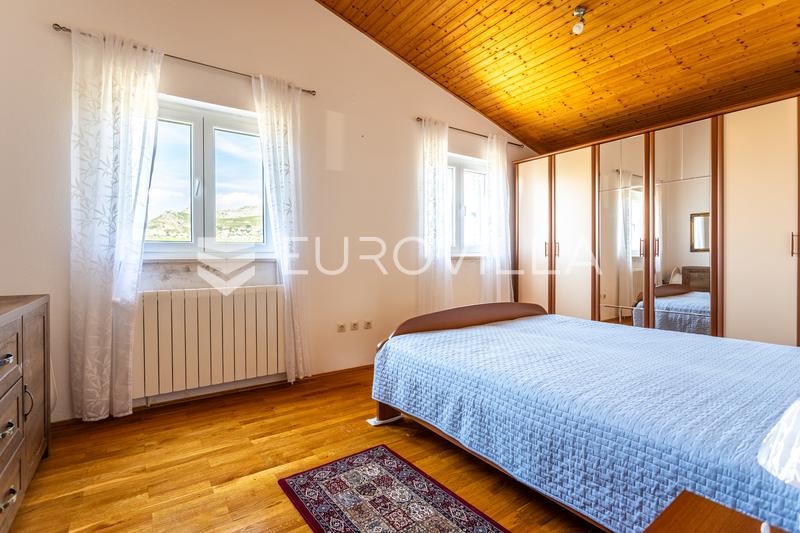 Split, Kamen, samostojeća kuća ukupne bruto površine 492 m² - 16