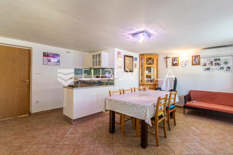 Split, Kamen, samostojeća kuća ukupne bruto površine 492 m² - 31