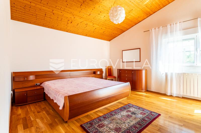 Split, Kamen, samostojeća kuća ukupne bruto površine 492 m² - 11
