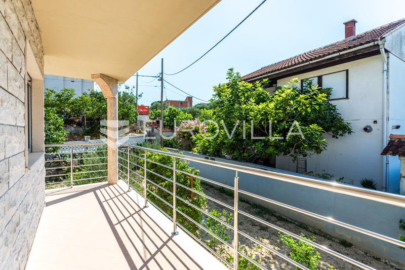 Split, Kamen, samostojeća kuća ukupne bruto površine 492 m² - 24