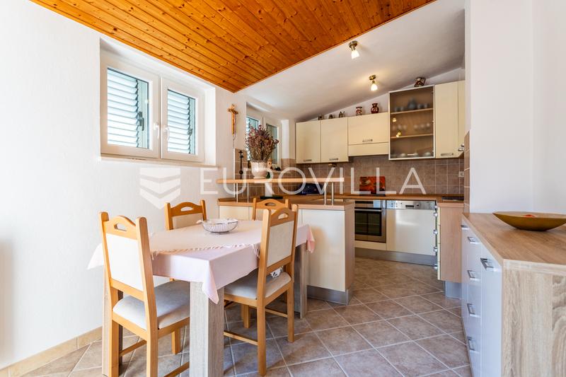 Split, Kamen, samostojeća kuća ukupne bruto površine 492 m² - 10