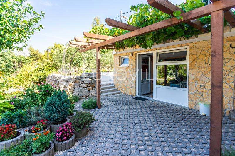 Split, Kamen, samostojeća kuća ukupne bruto površine 492 m² - 32