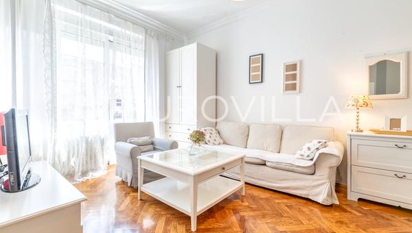 Zagreb, strogi centar grada, predivan dvosoban stan, 34 m²