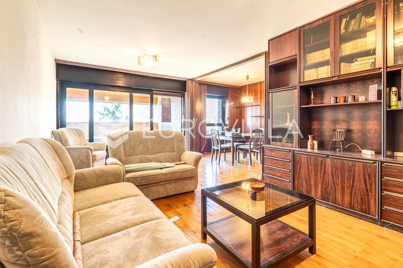 Zagreb, Črnomerec, četverosoban stan neto površinen 129.21 m² za ADAPTACIJU