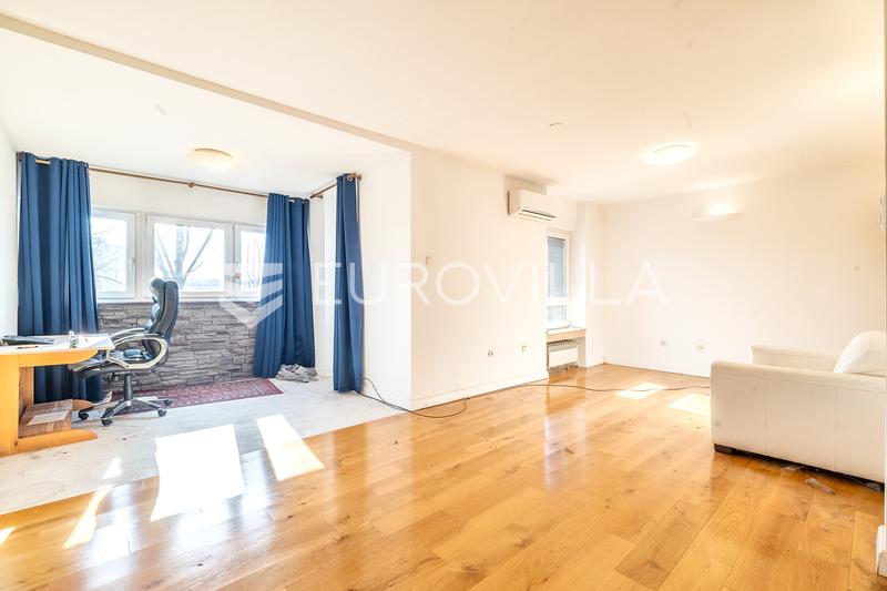 Zagreb, Črnomerec, četverosoban stan neto površinen 129.21 m² za ADAPTACIJU