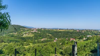 Gornji Kneginec, Varazdin Breg, Doppelhaushälfte zur Renovierung in ruhiger Lage
