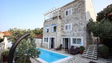 Dubrovnik, Zaton, vila s bazenom i pogledom na more