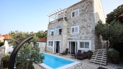 Dubrovniki villa 7 apartmannal