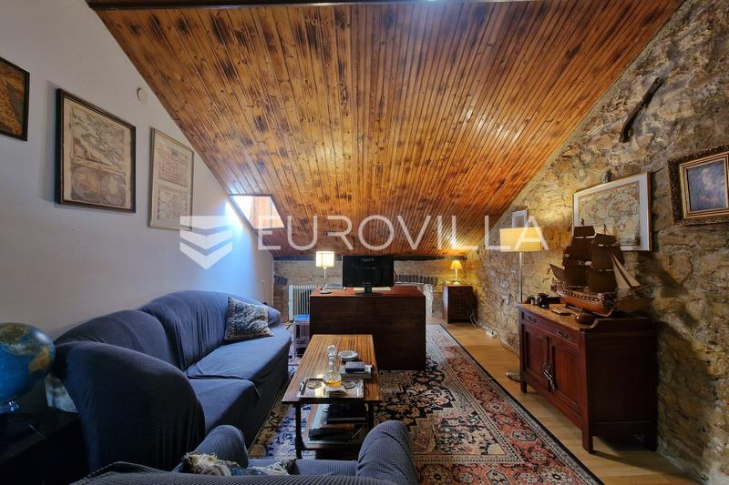 Pula, Stan 115 m² u centru s pogledom na Arenu i more u neposrednoj blizini - 22
