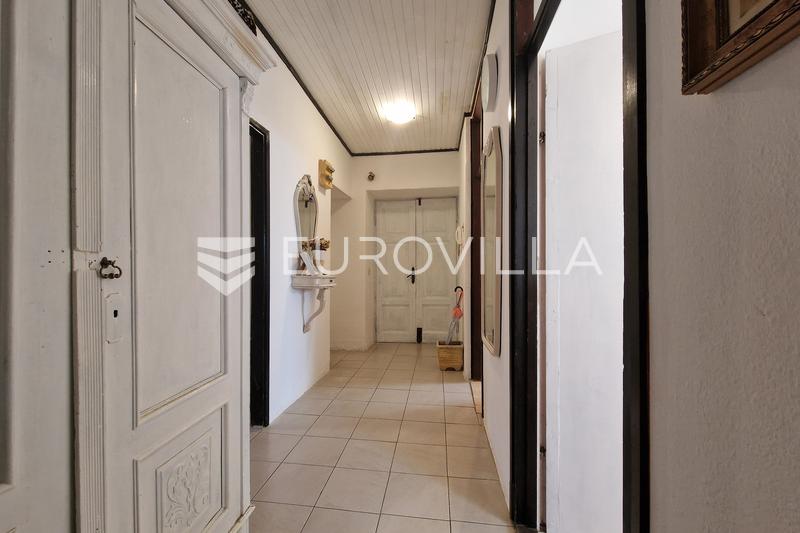 Pula, Stan 115 m² u centru s pogledom na Arenu i more u neposrednoj blizini - 12