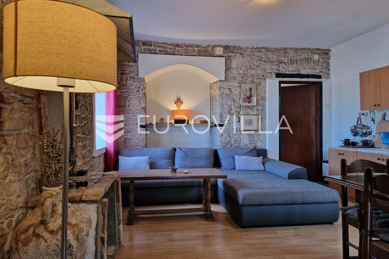 Pula, Stan 115 m² u centru s pogledom na Arenu i more u neposrednoj blizini - 8