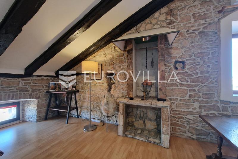 Pula, Stan 115 m² u centru s pogledom na Arenu i more u neposrednoj blizini - 7