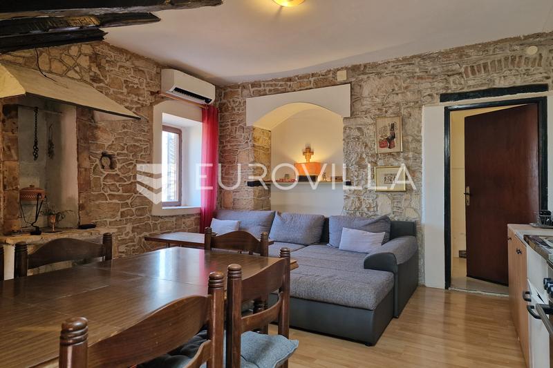 Pula, Stan 115 m² u centru s pogledom na Arenu i more u neposrednoj blizini - 5
