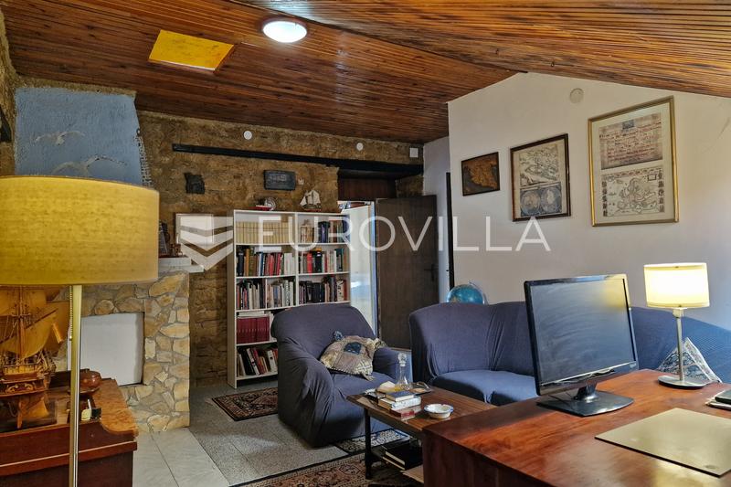 Pula, Stan 115 m² u centru s pogledom na Arenu i more u neposrednoj blizini - 26