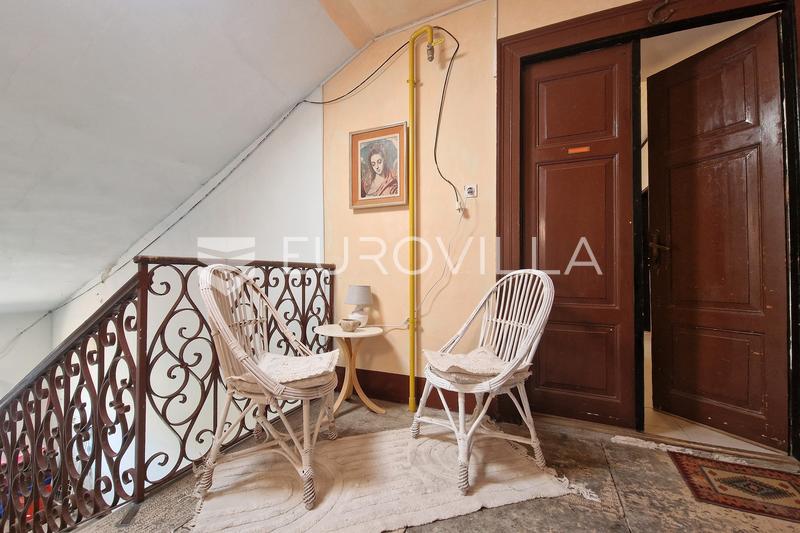 Pula, Stan 115 m² u centru s pogledom na Arenu i more u neposrednoj blizini - 34