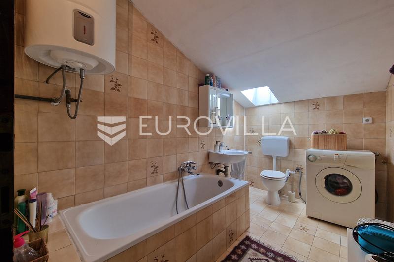 Pula, Stan 115 m² u centru s pogledom na Arenu i more u neposrednoj blizini - 14