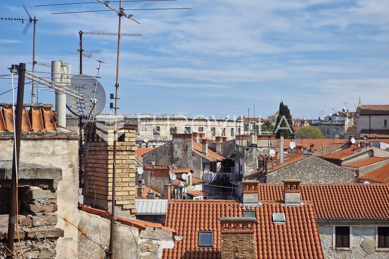 Pula, Stan 115 m² u centru s pogledom na Arenu i more u neposrednoj blizini - 4