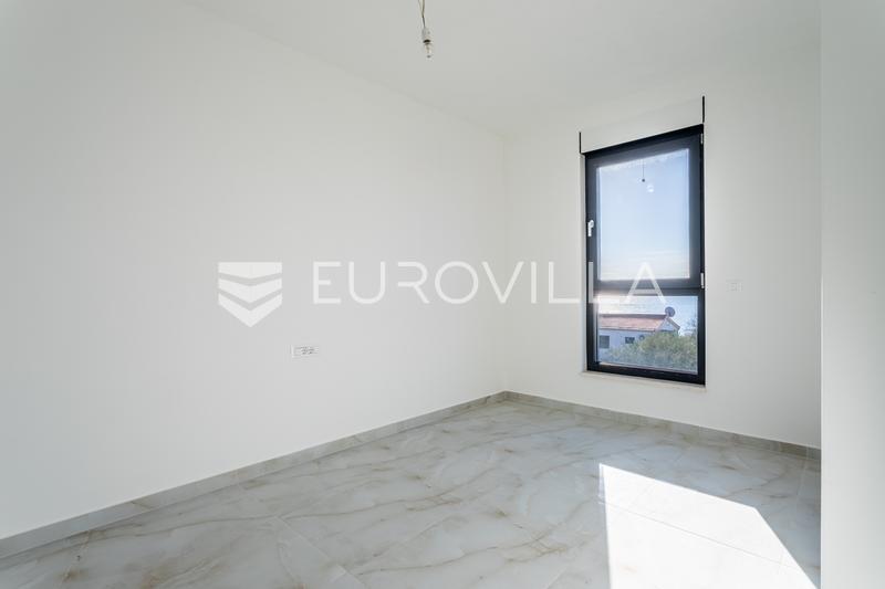 Čiovo, Okrug Gornji | Luksuzni dvosobni penthouse s krovnom terasom i bazenom