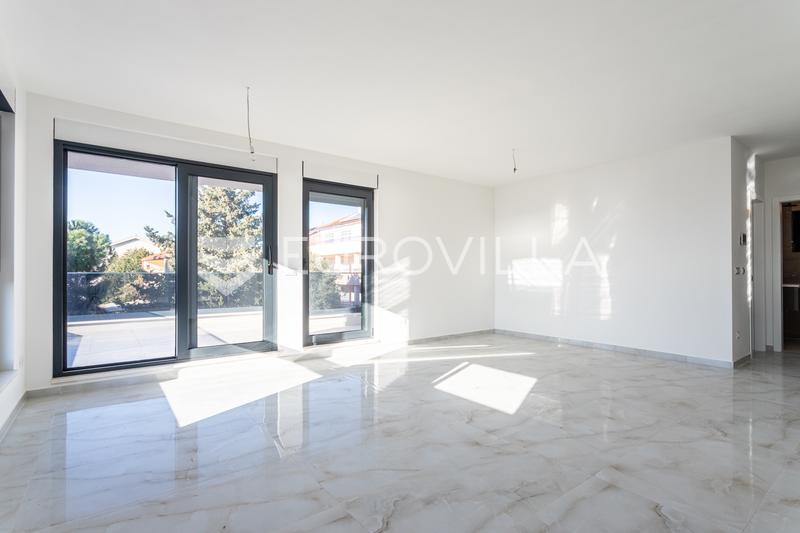 Čiovo, Okrug Gornji | Luksuzni dvosobni penthouse s krovnom terasom i bazenom