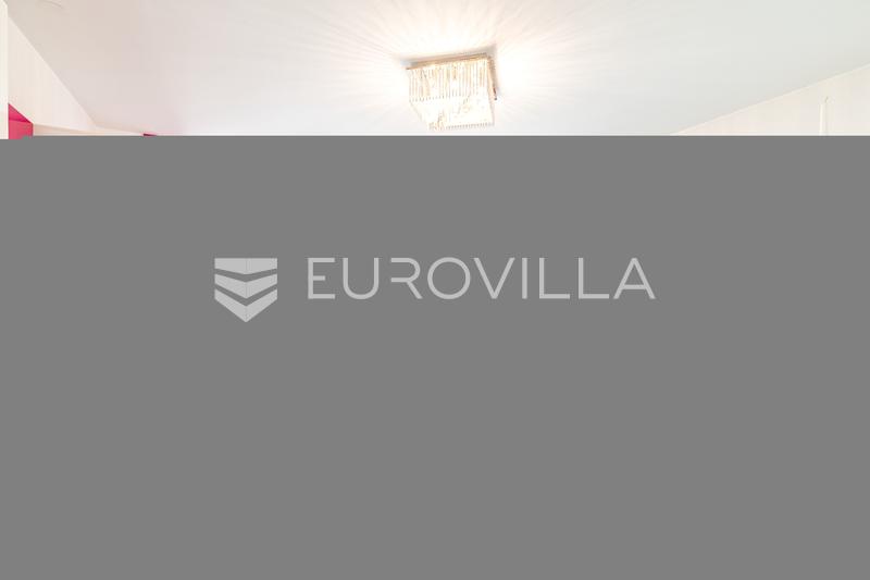 Záhřeb, Donja Kustošija, třípokojový byt s lodžií 80 m² - 13
