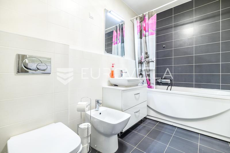 Záhřeb, Donja Kustošija, třípokojový byt s lodžií 80 m² - 8