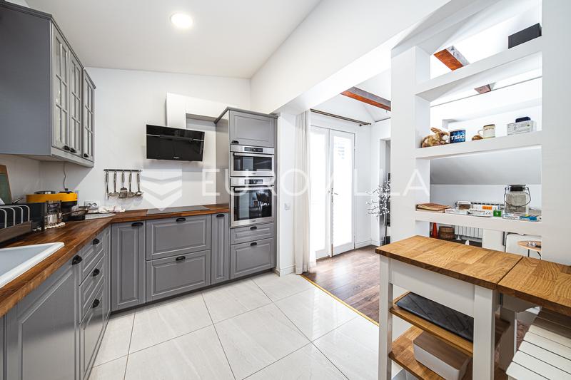 Zagreb, Stenjevec, Einfamilienhaus mit zwei separaten Wohnungen, mit einer Nettowohnfläche von 192 m². - 7