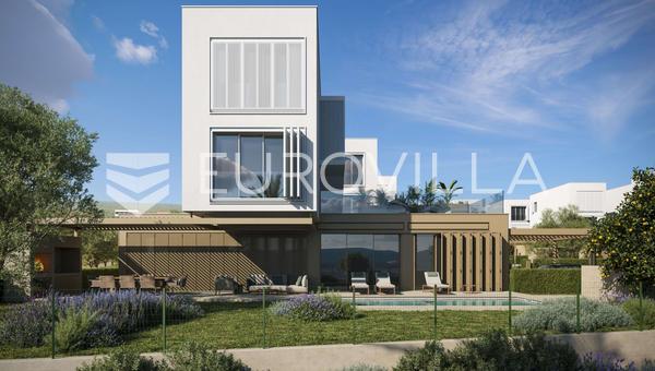 Turanj, villas Turris, linda moradia geminada com jardim e piscina.