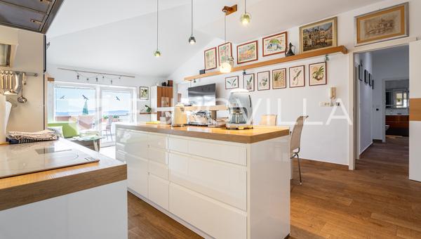 Split, Meje - Appartement op een uitstekende locatie met zeezicht beschikbaar voor lange termijn verhuur