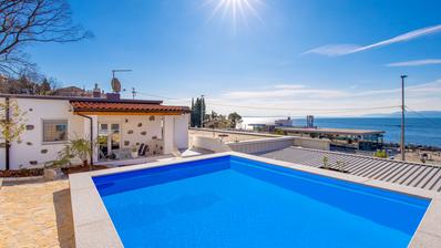 Rijeka, Kantrida, casa con piscina y vistas panorámicas cerca del mar